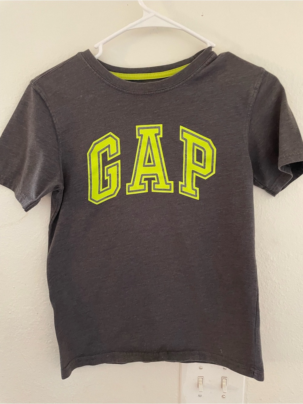 Gap Kids Charcoal Gray Neon Yellow Arch Spellout Logo Graphic T Shirt Size XL 12